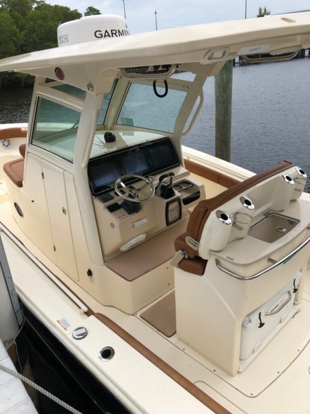 30' 2017 Scout 300 LXF