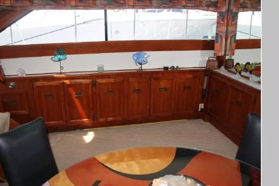 1977 Pacemaker 66 Motoryacht