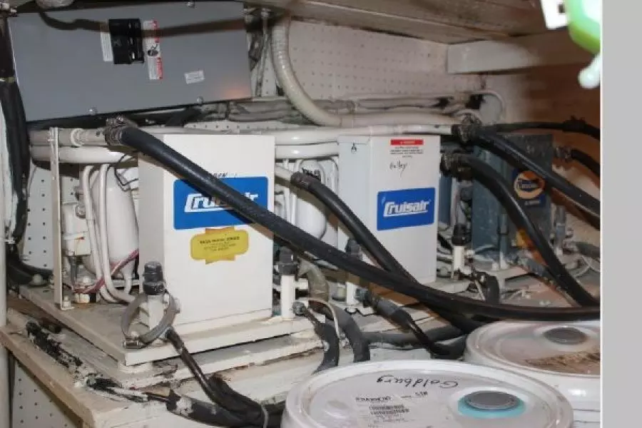 1977 Pacemaker 66 Motoryacht