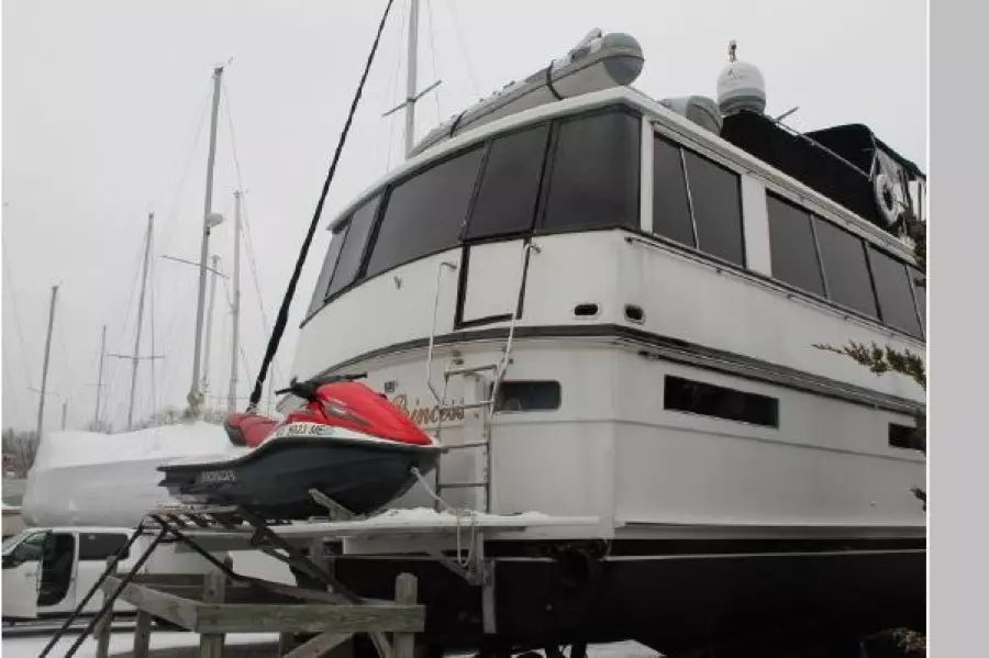 1977 Pacemaker 66 Motoryacht