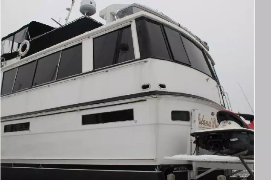 1977 Pacemaker 66 Motoryacht