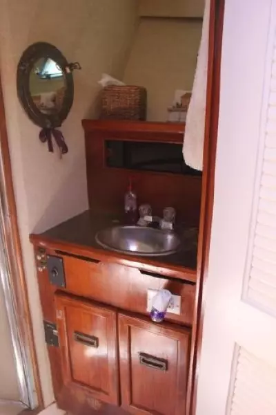 1977 Pacemaker 66 Motoryacht