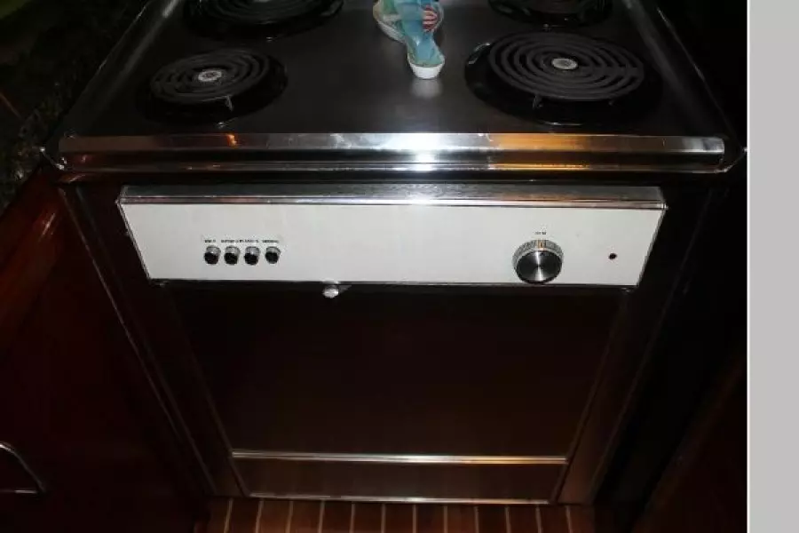 1977 Pacemaker 66 Motoryacht