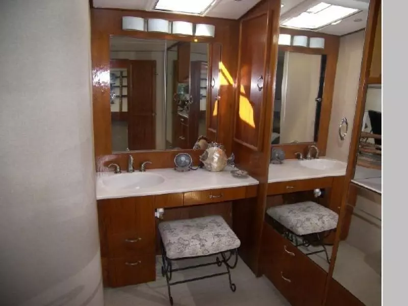 1989 Ocean Yachts 63 Super Sport