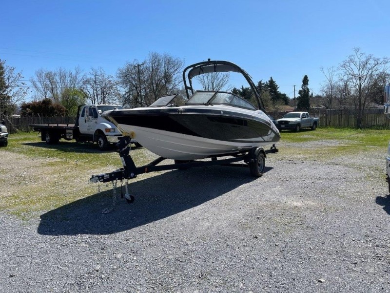 19' 2019 Yamaha Boats AR190