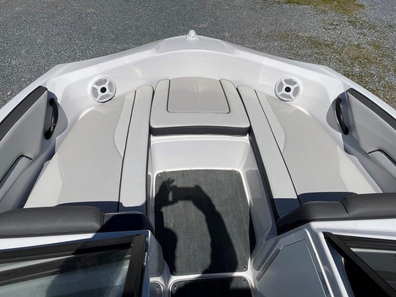 19' 2019 Yamaha Boats AR190