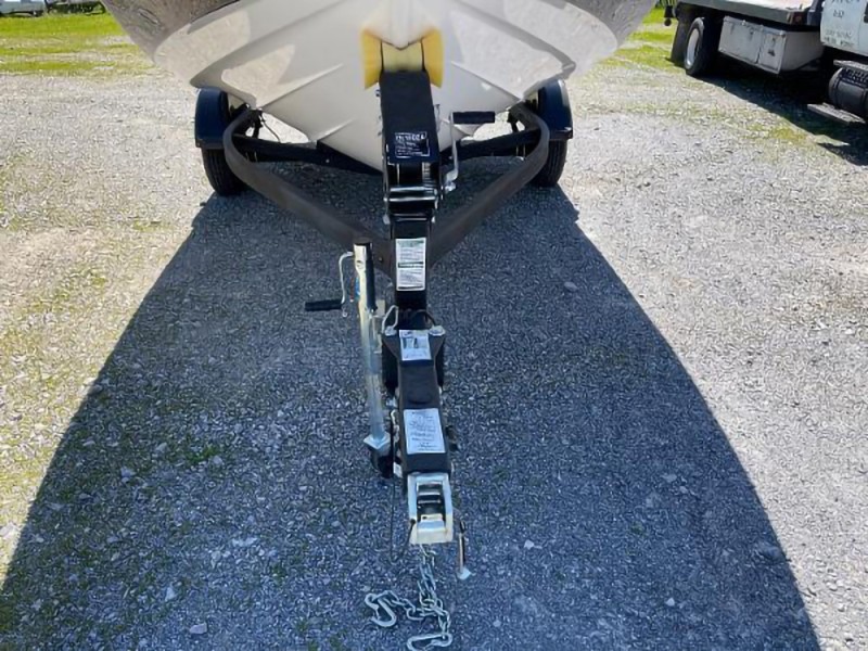 19' 2019 Yamaha Boats AR190