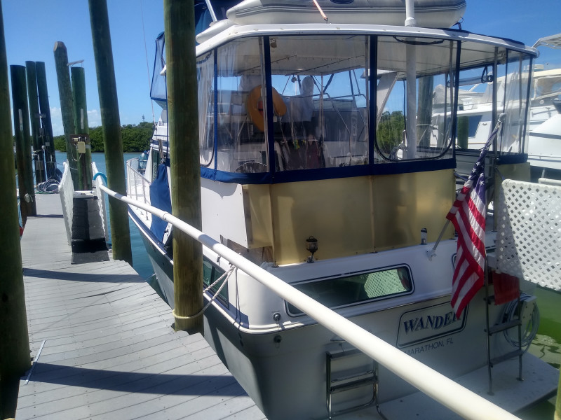 1990 Chris-Craft Catalina 372