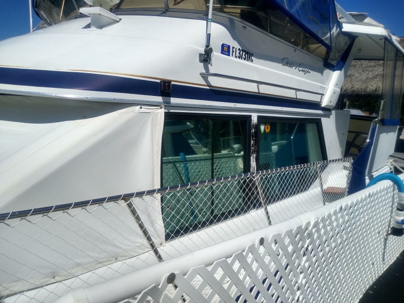 1990 Chris-Craft Catalina 372
