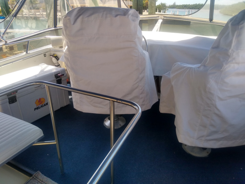 1990 Chris-Craft Catalina 372