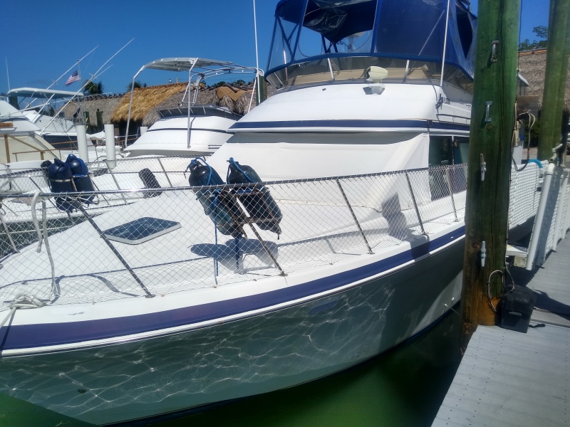 1990 Chris-Craft Catalina 372