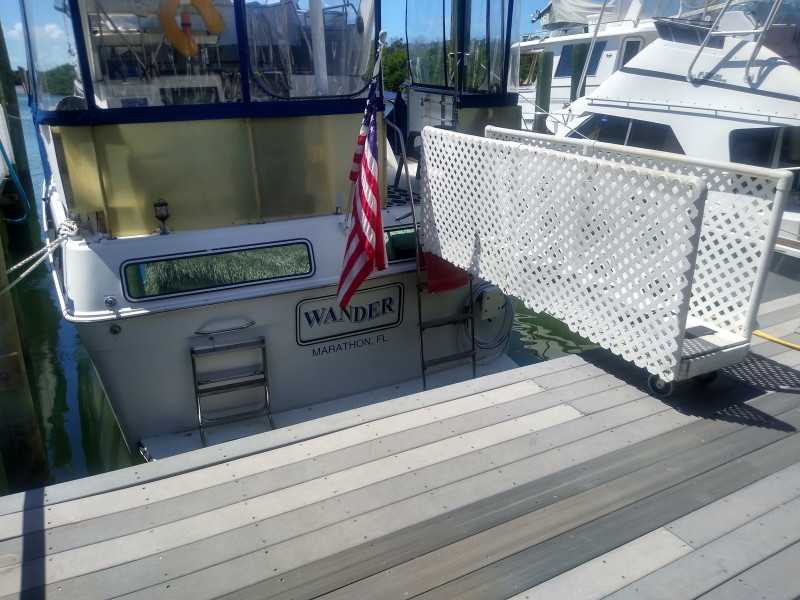 1990 Chris-Craft Catalina 372