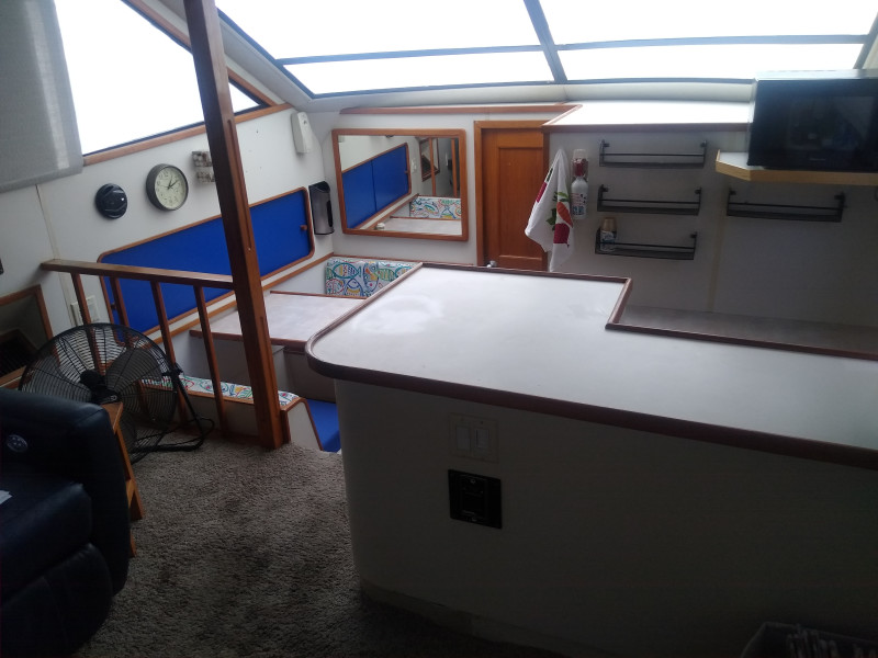 1990 Chris-Craft Catalina 372