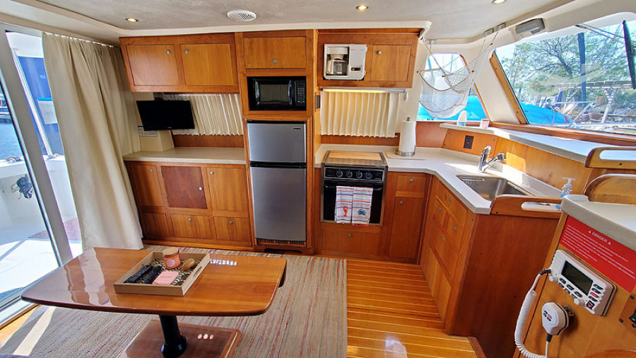 2003 Mainship 390 Sedan