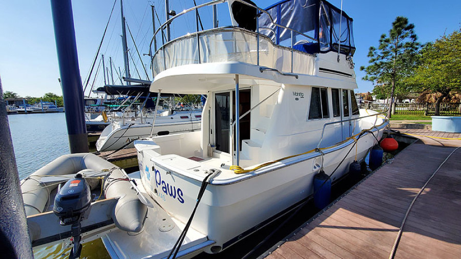 2003 Mainship 390 Sedan