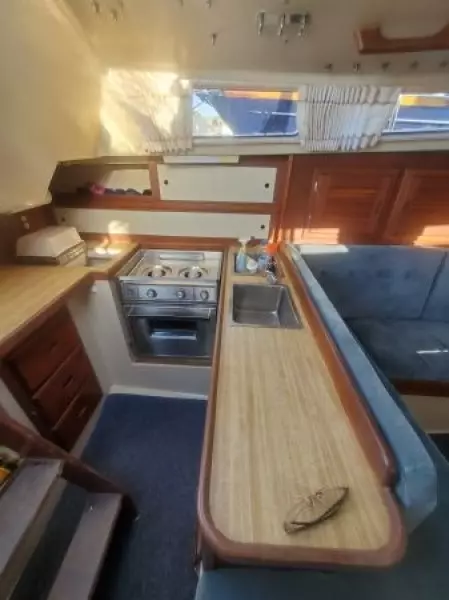 1983 Catalina 30