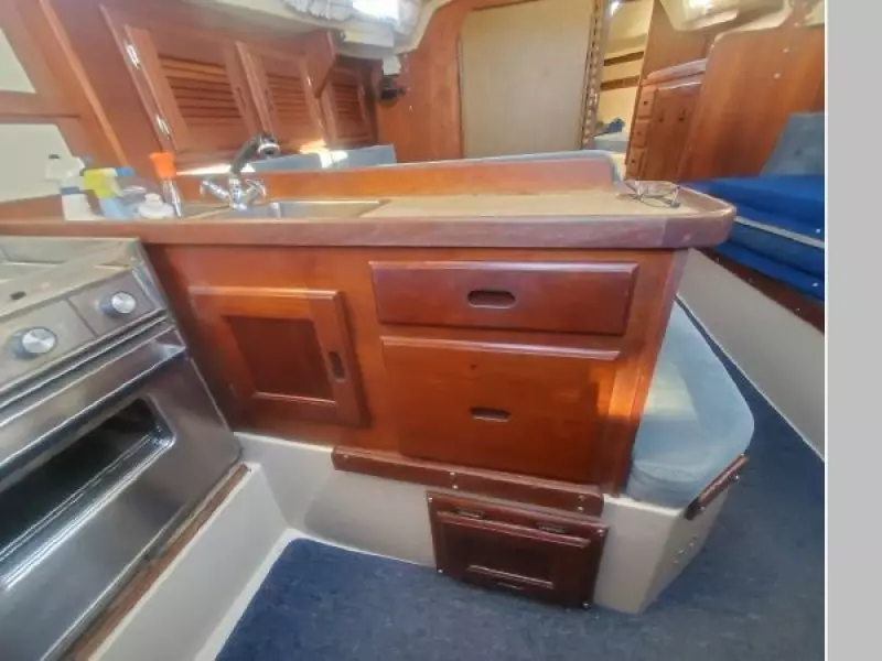 1983 Catalina 30