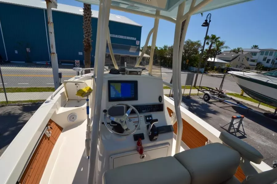 2017 Pathfinder 2600 TRS