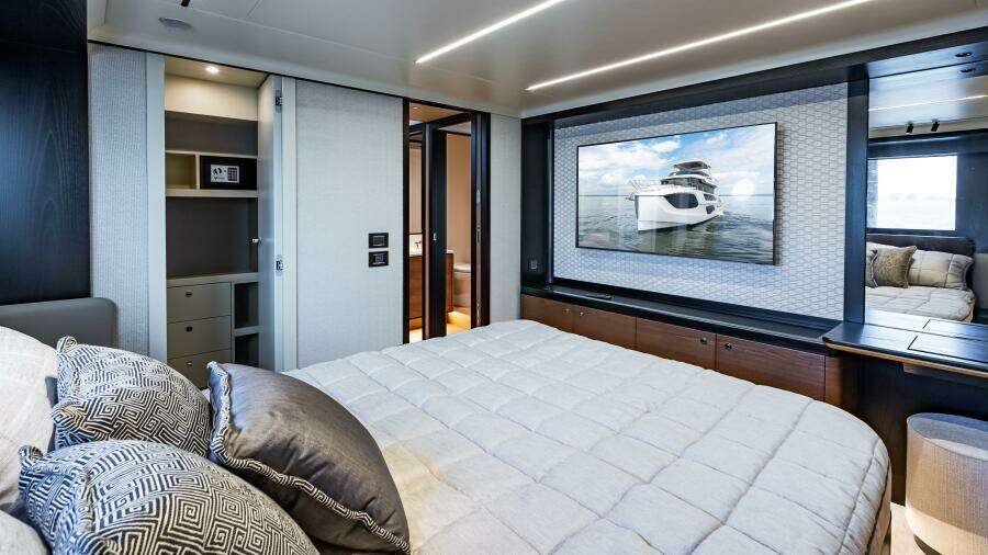 IN STOCK   IMMEDIATE DELIVERY 64ft Absolute Yacht For Sale