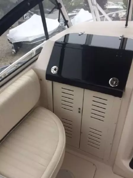 2000 Grady-White 265 Express