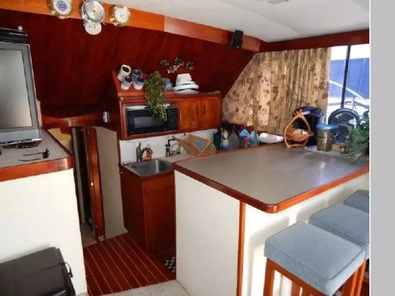 1983 Ocean Yachts Super Sport