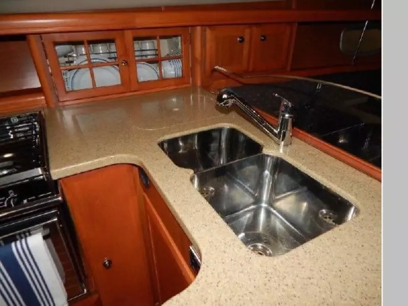 2008 Hunter 45 Deck Salon