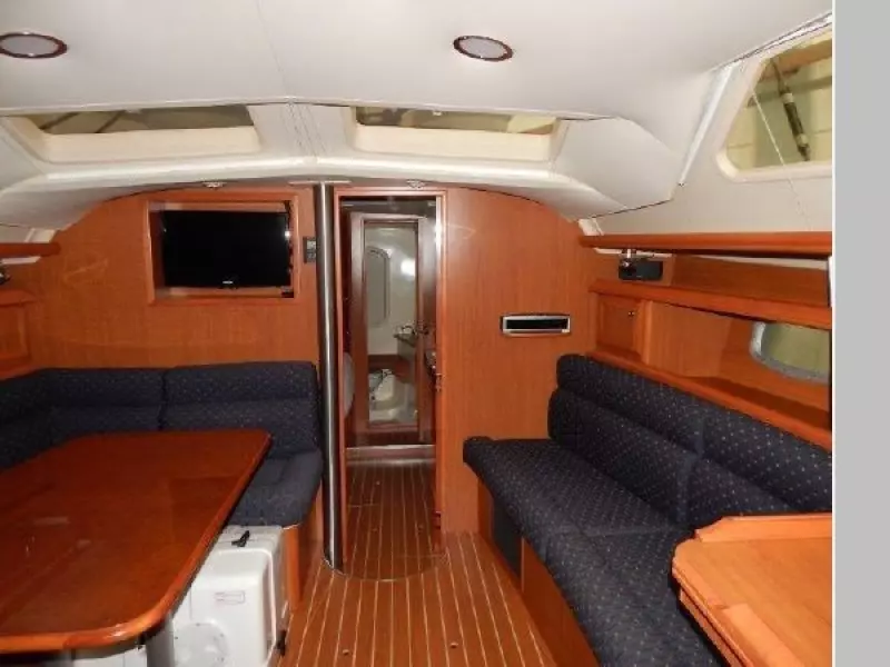 2008 Hunter 45 Deck Salon
