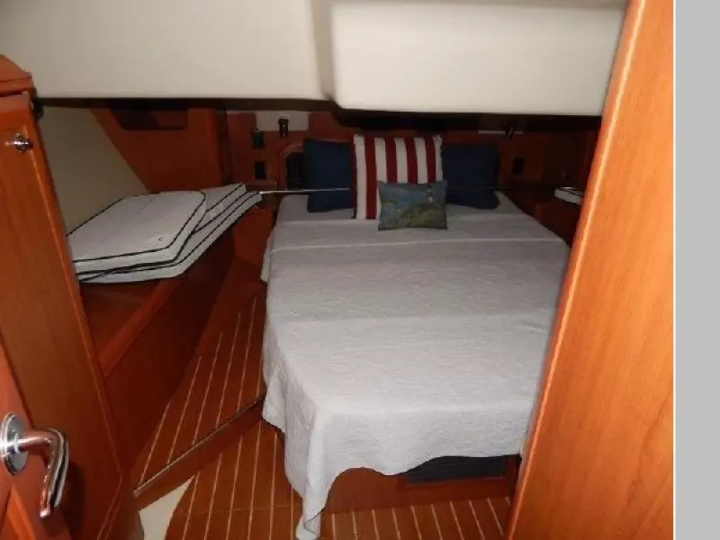 2008 Hunter 45 Deck Salon