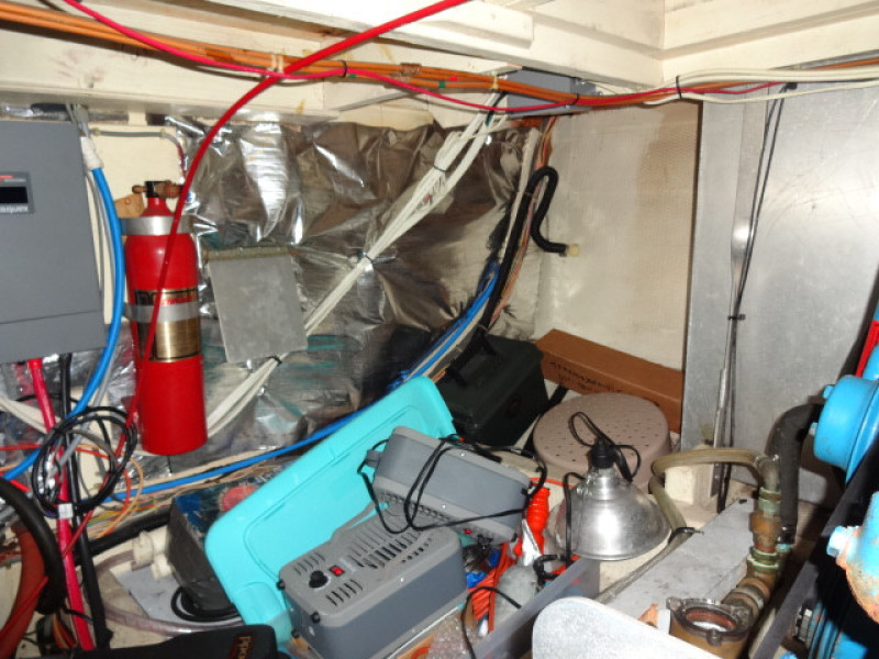 1986 Chris-Craft Yacht Fisherman
