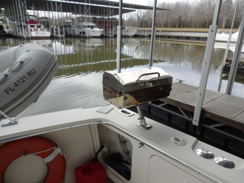 1986 Chris-Craft Yacht Fisherman