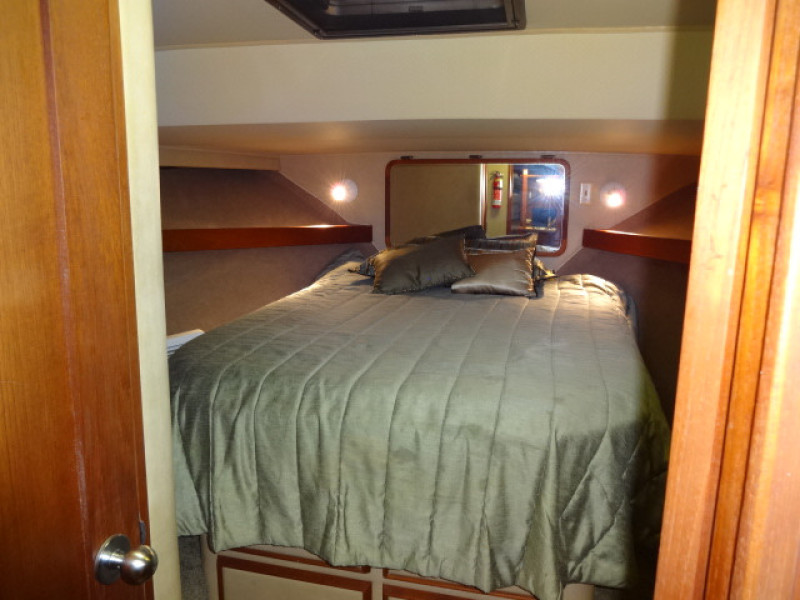 1986 Chris-Craft Yacht Fisherman