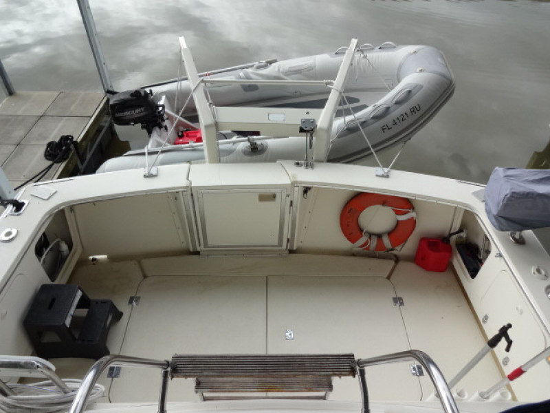 1986 Chris-Craft Yacht Fisherman