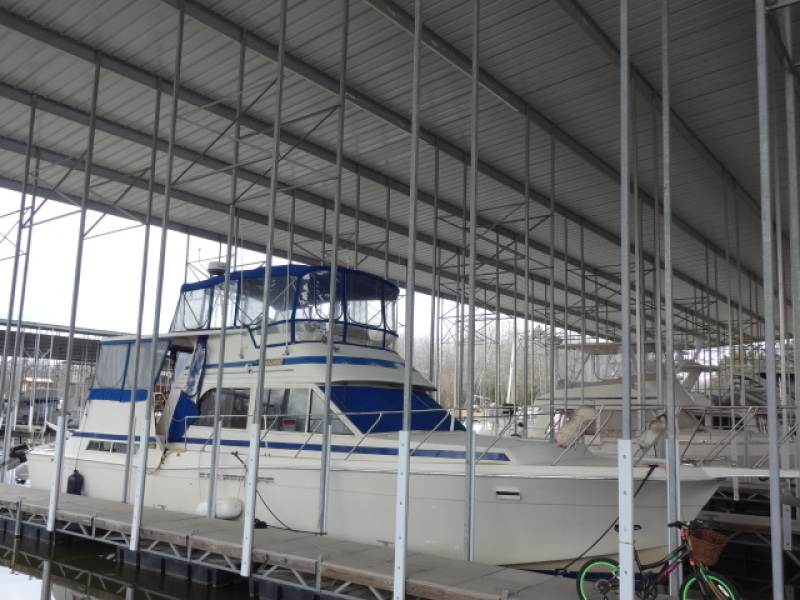1986 Chris-Craft Yacht Fisherman