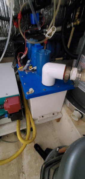 1989 Carver 4207 Aft Cabin