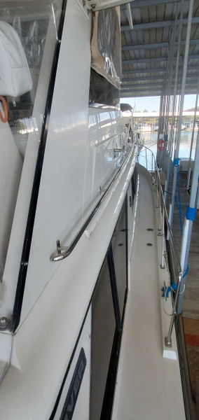 1989 Carver 4207 Aft Cabin