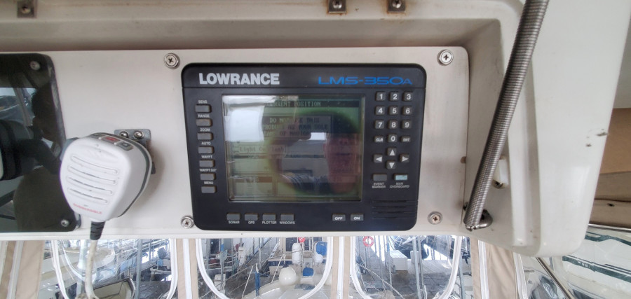1989 Carver 4207 Aft Cabin