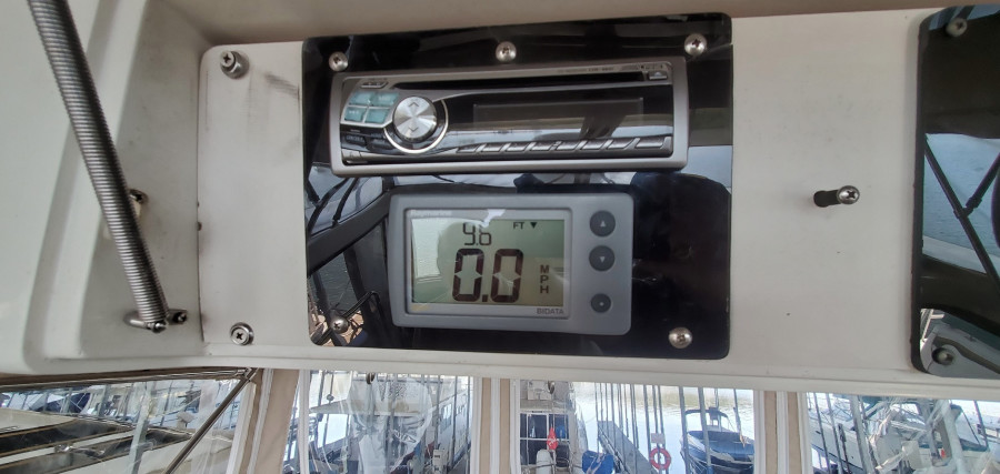 1989 Carver 4207 Aft Cabin