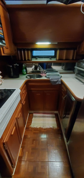 1989 Carver 4207 Aft Cabin