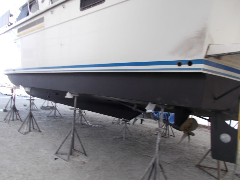 1989 Carver 4207 Aft Cabin