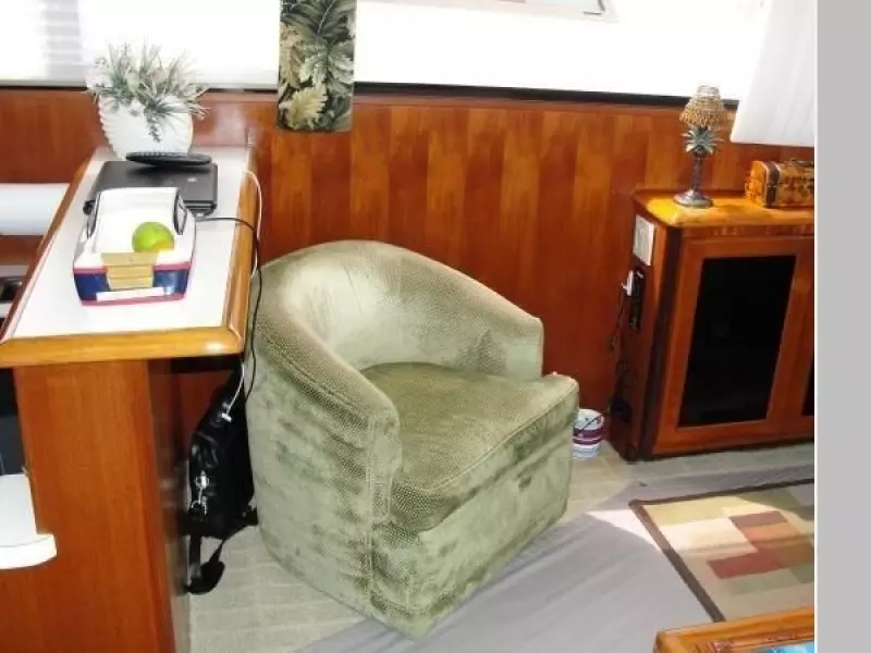 1990 Viking 43 Convertible