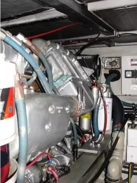 1990 Viking 43 Convertible