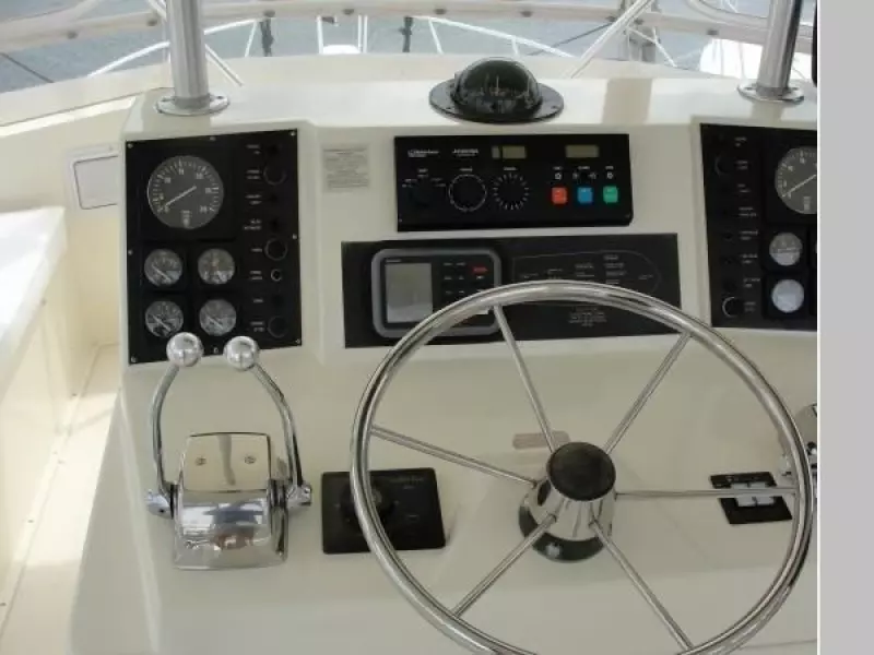 1990 Viking 43 Convertible