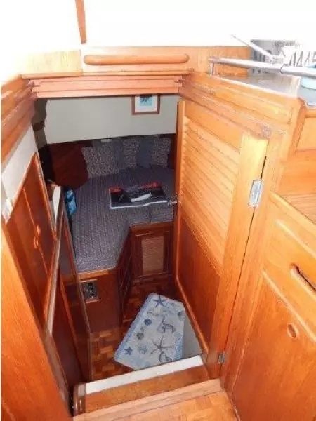 1985 Grand Banks Classic