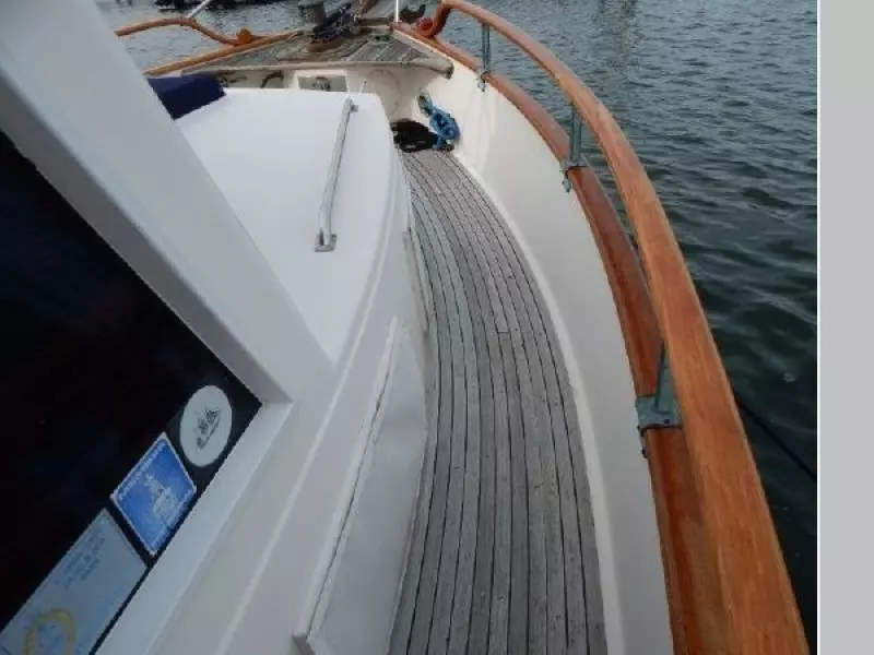 1985 Grand Banks Classic