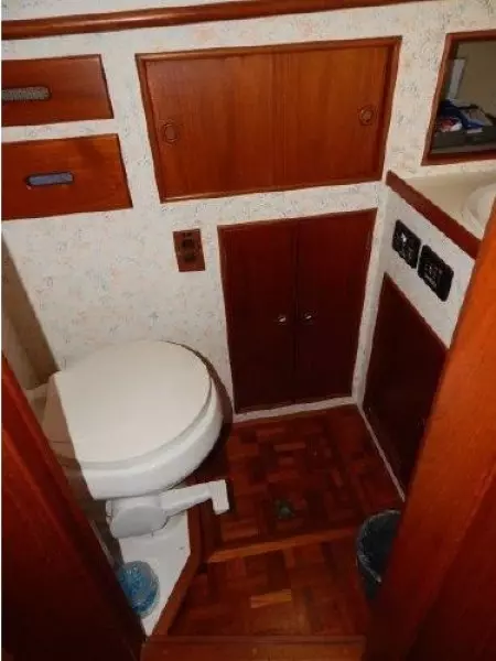 1985 Grand Banks Classic