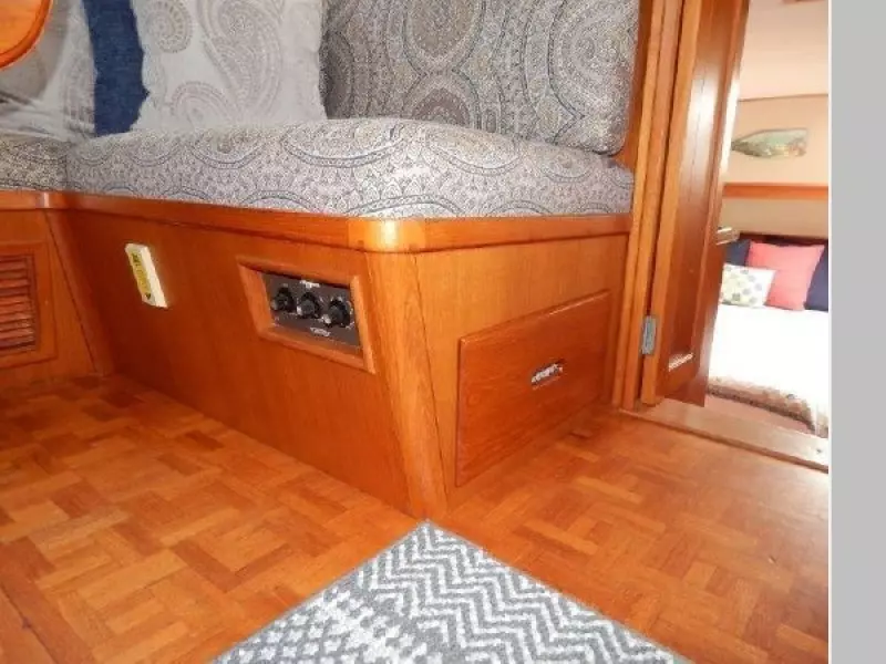 1985 Grand Banks Classic