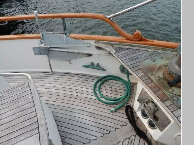 1985 Grand Banks Classic