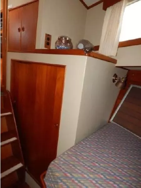 1985 Grand Banks Classic