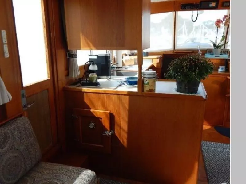 1985 Grand Banks Classic