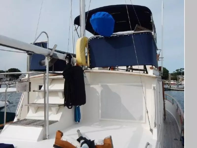 1985 Grand Banks Classic